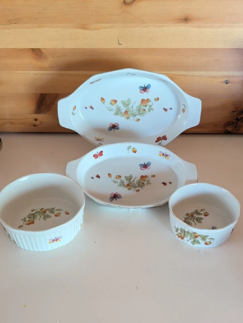 4 pcs.Oven To Table, White Ceramic Fruit & Butterfly. 7124-7122-6070-6970.
